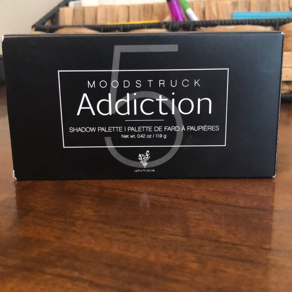 Younique moodstruck addiction palette number 5